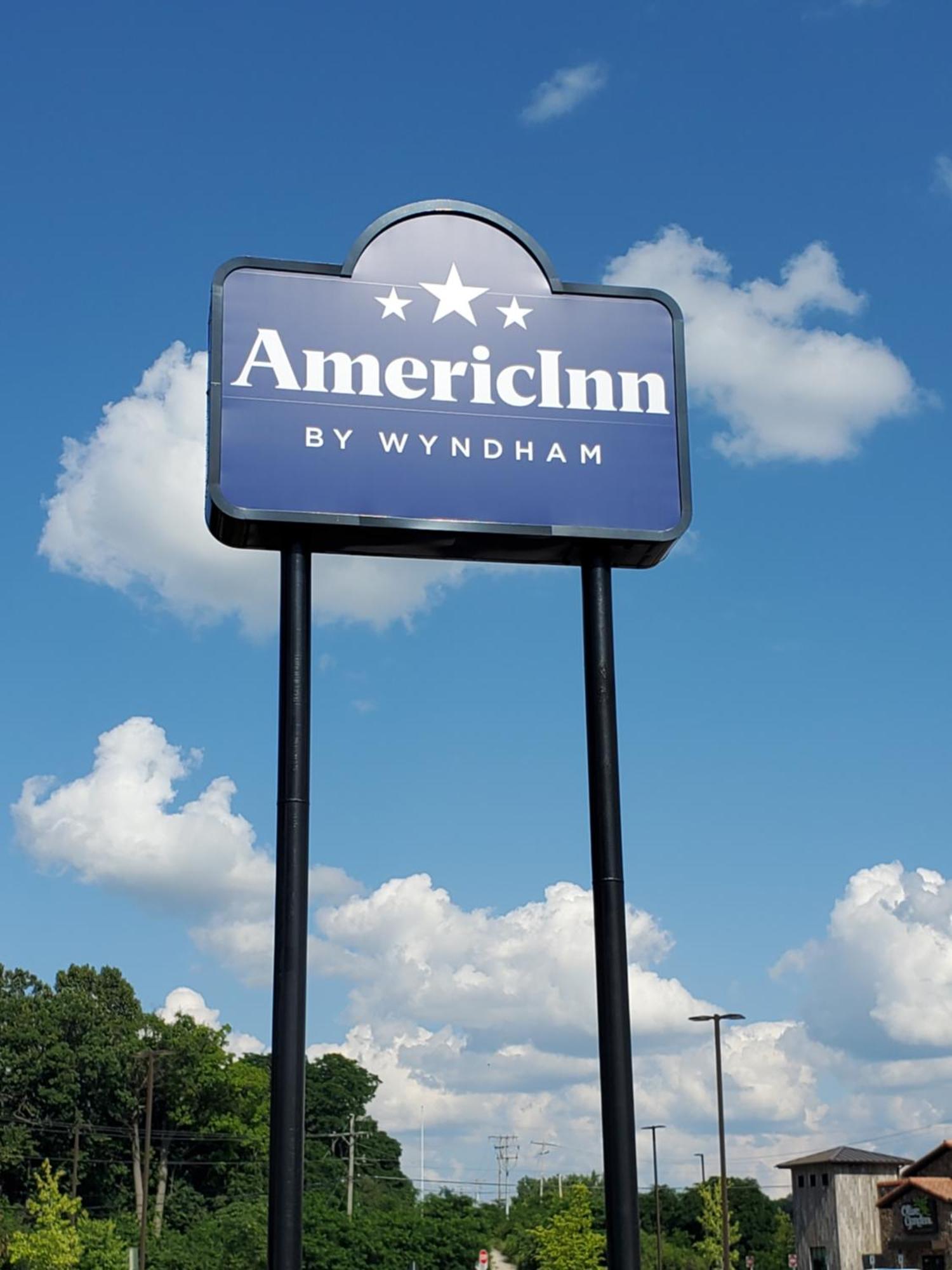 Americinn And Suites By Wyndham Delafield-Waukesha-Milwaukee Экстерьер фото
