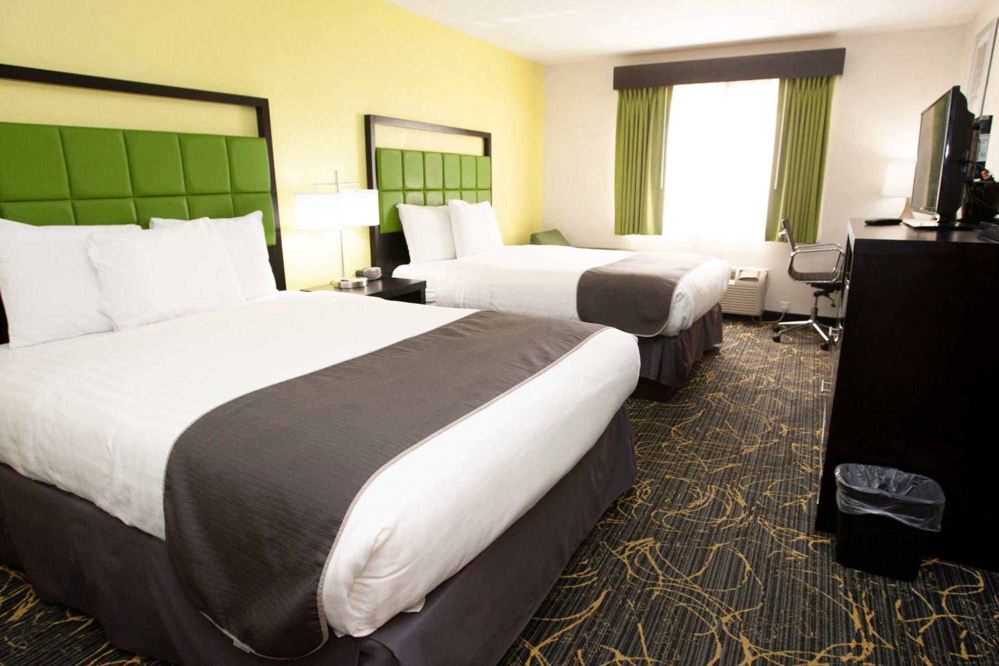 Americinn And Suites By Wyndham Delafield-Waukesha-Milwaukee Номер фото