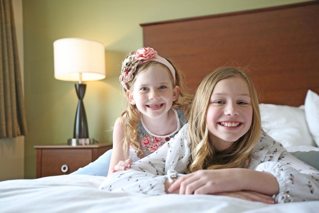 Americinn And Suites By Wyndham Delafield-Waukesha-Milwaukee Экстерьер фото